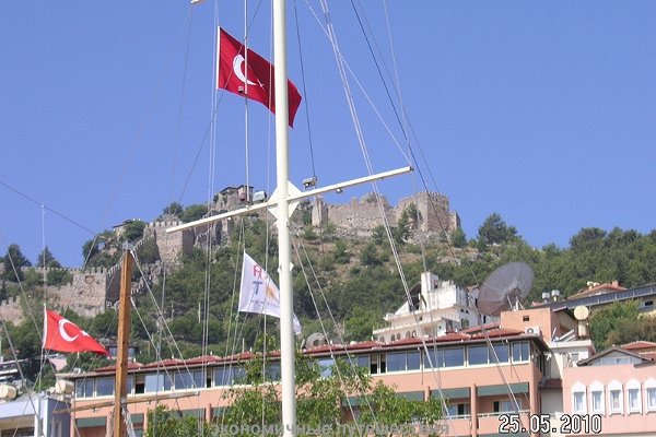 Турецкий флаг на корабле