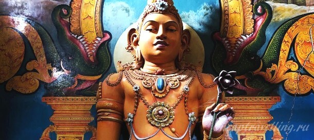 Статуя будды в храме Котдува на Шри Ланке