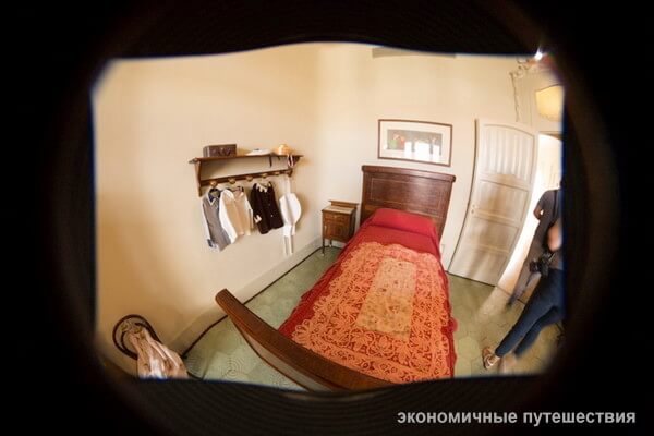 Спальная комната в музее Каса Мила
